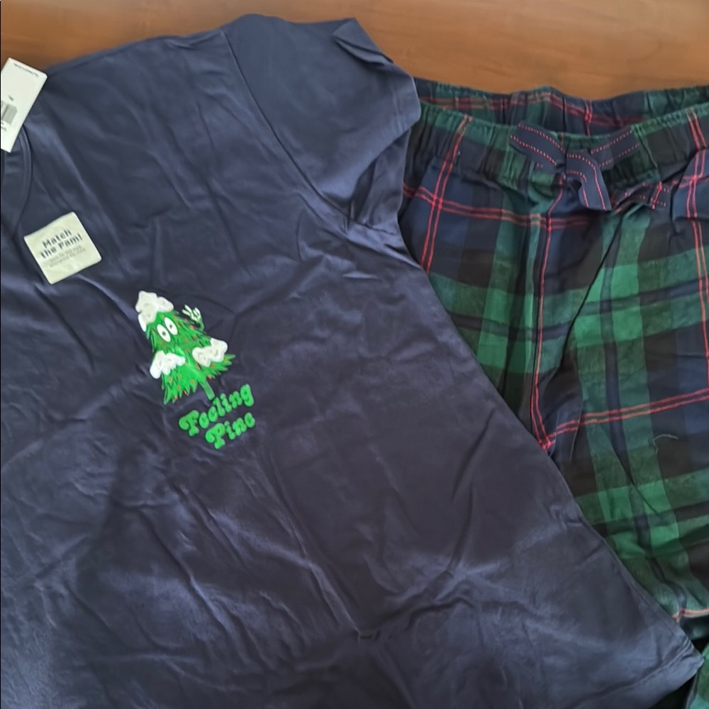Old navy adult Christmas Pajamas Set - Navy and Green Plaid size xl